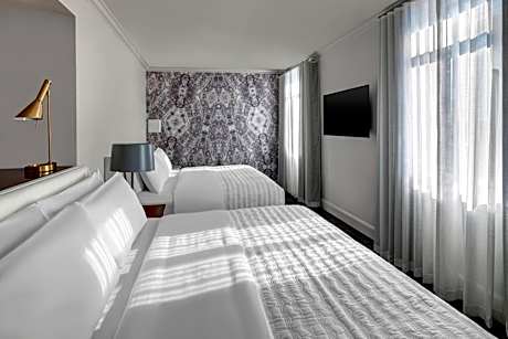 Larger Guest room, 2 King