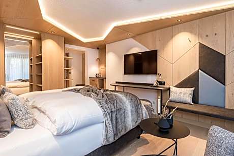 Deluxe Double Room with Matterhorn View