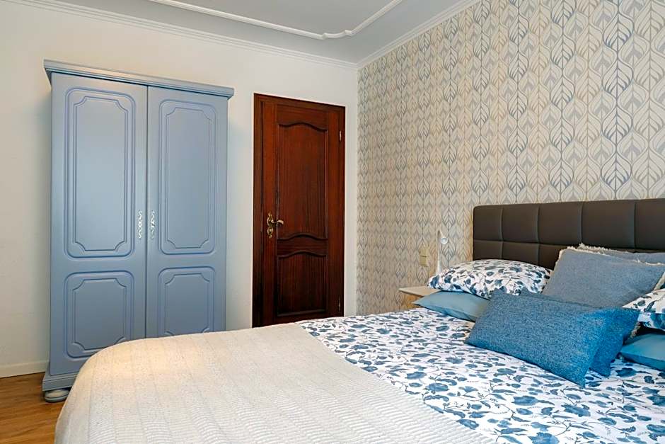 Photo 1 of 3 of Double Room