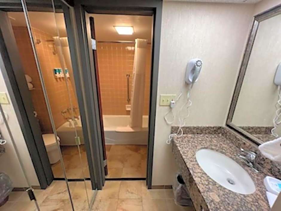 Hotel Lotus Kansas City Merriam