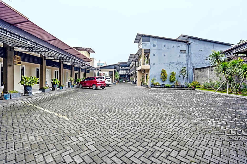 OYO Life 92190 Arya Guest House