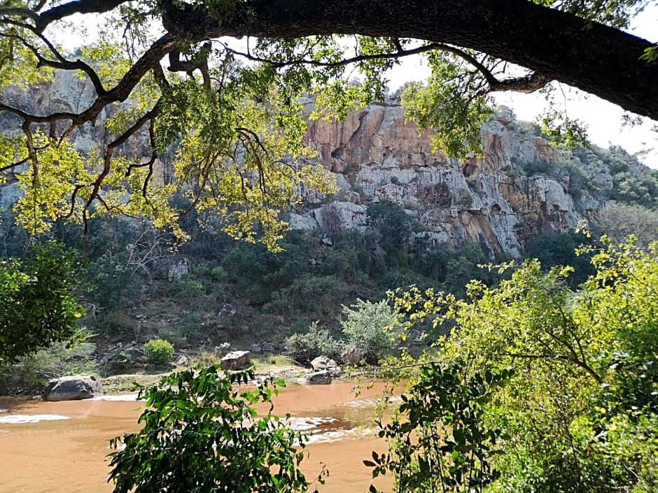 Nthakeni Bush & River Camp