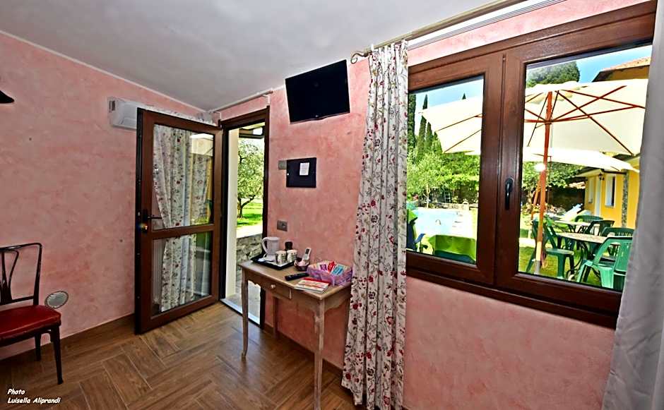 Hotel Diffuso Il Portichetto sulla collina a Vezio Perledo