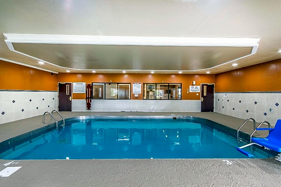Quality Inn & Suites Evansville North