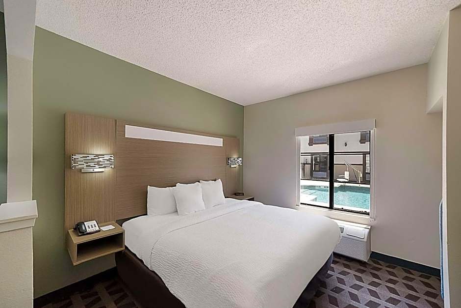 Quality Inn & Suites DFW Airport South