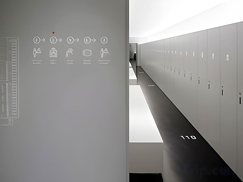 9h nine hours Narita Airport