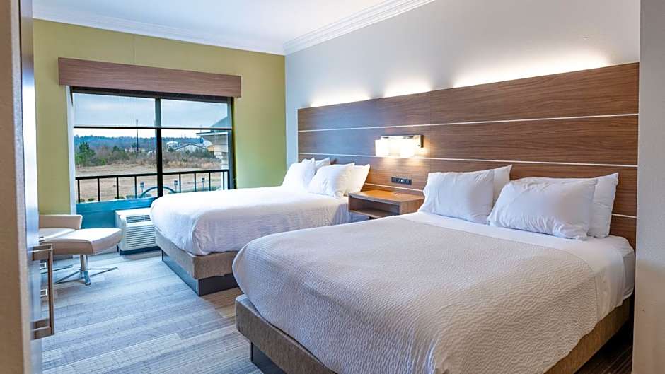 Holiday Inn Express & Suites Macon - I-475 by IHG