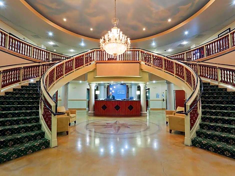 Holiday Inn Express Hotel & Suites Bakersfield Central By IHG