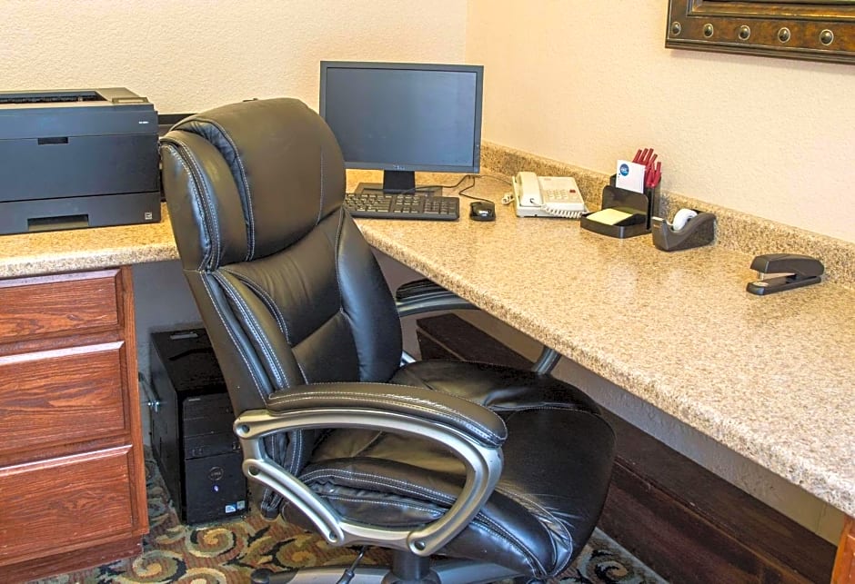 Comfort Suites North Fossil Creek