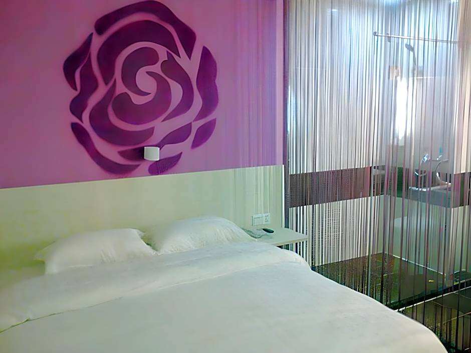 V8 Hotel Xi Cun Branch