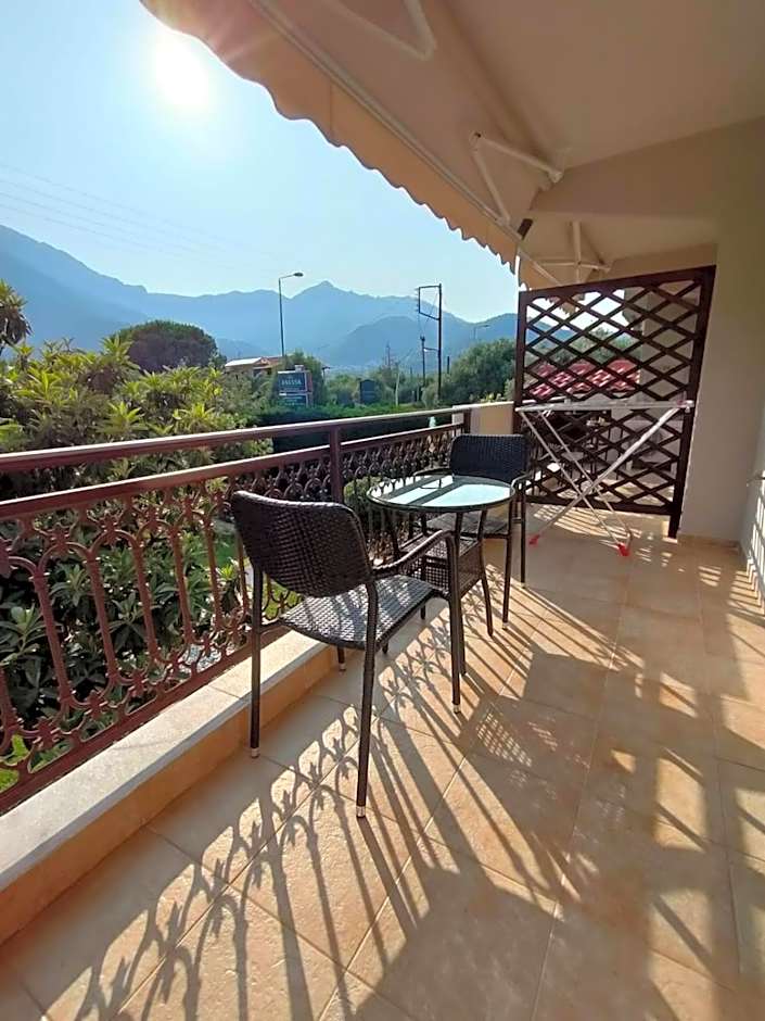 Anassa Deluxe Apartments & Studios