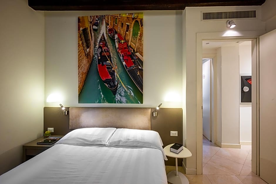 Leone Hotel