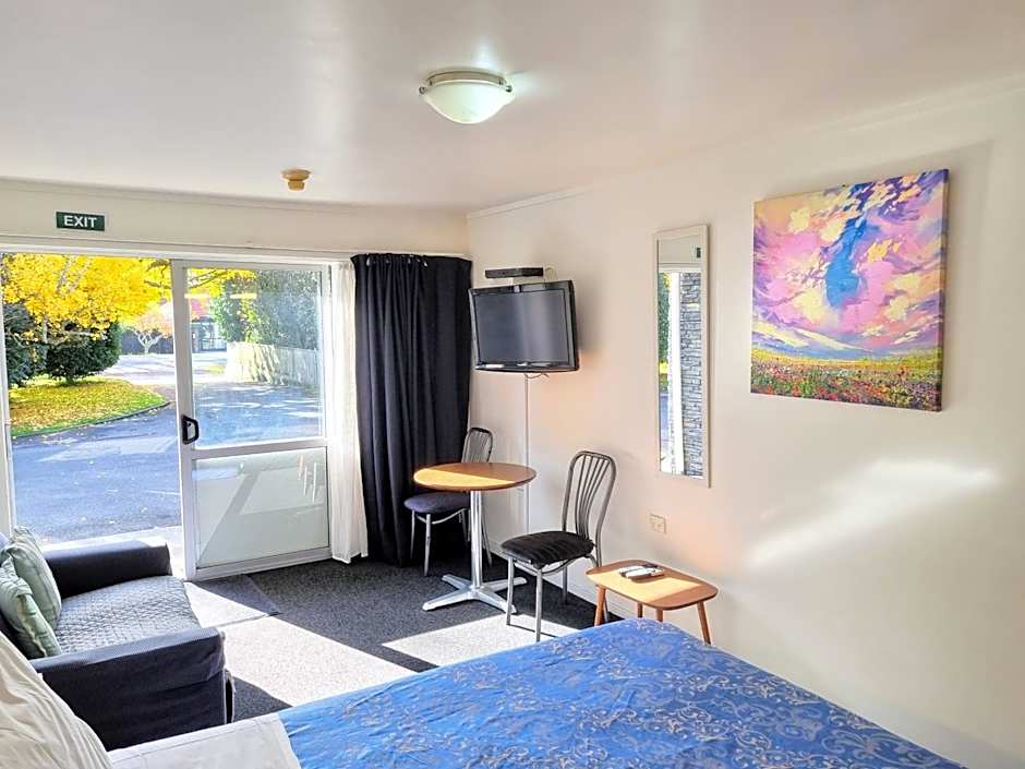 Cambrian Lodge Motel