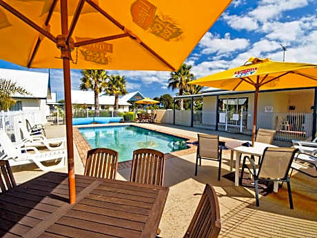 Torquay Tropicana Motel