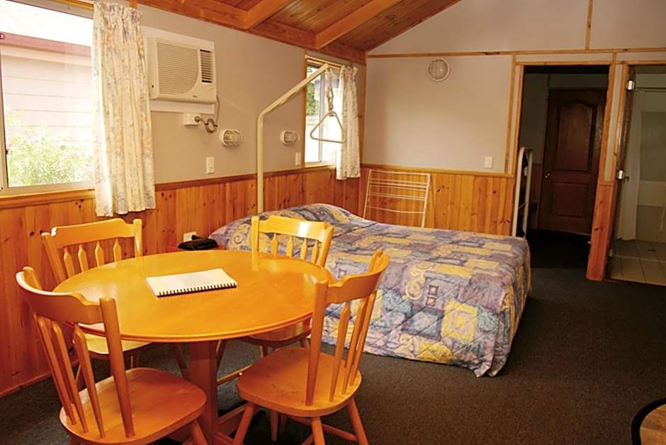 Smugglers Cove Holiday Village