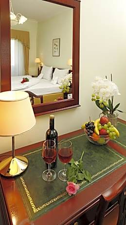 Luxury Suite