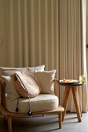 Deluxe Double Room with Side Sea View