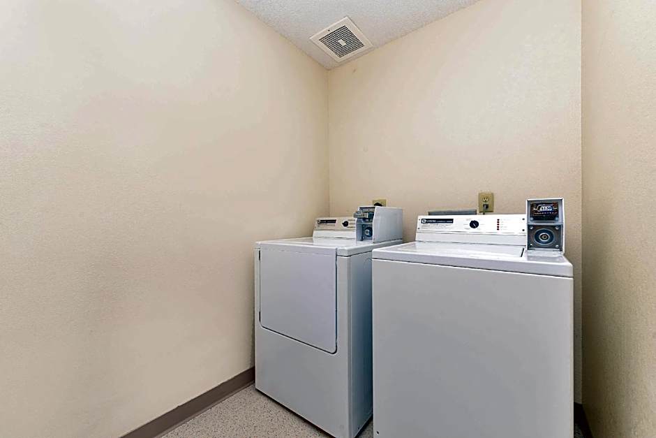 Americas Best Value Inn & Suites Spring Valley