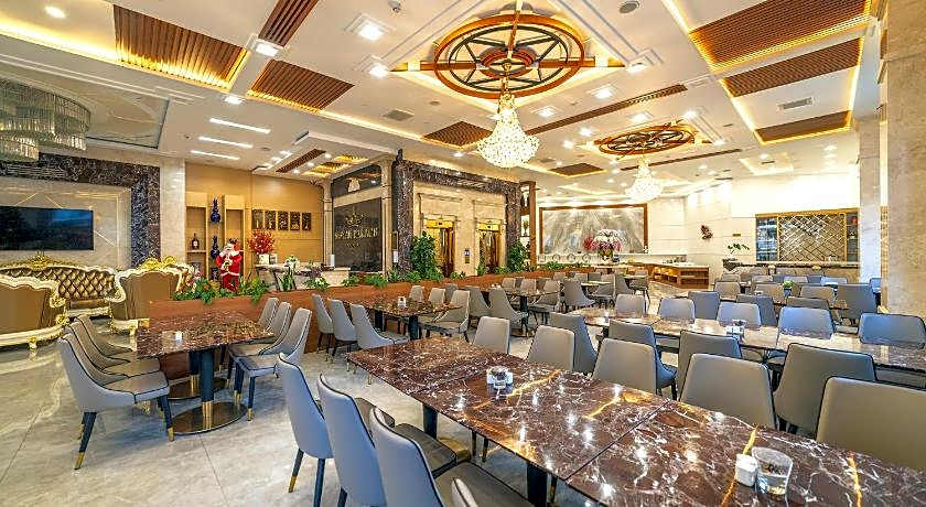 Royal Palace – Dalat, KS