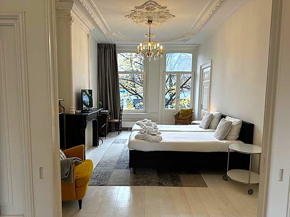 Nine-T-Teen Bed and Boutique