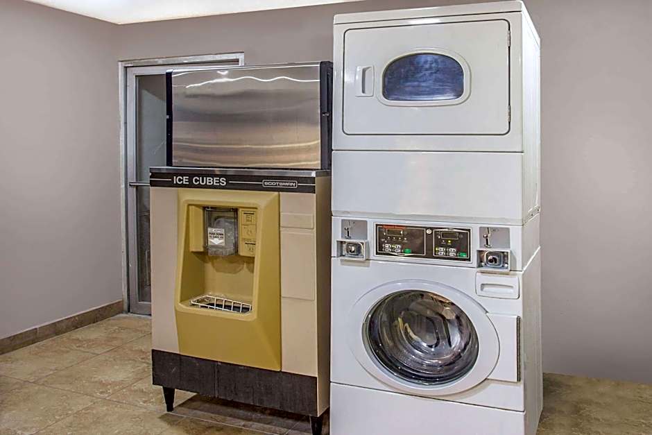 Super 8 by Wyndham Redlands/San Bernardino