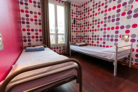 Bed in 2-Bed Mixed Dormitory Room