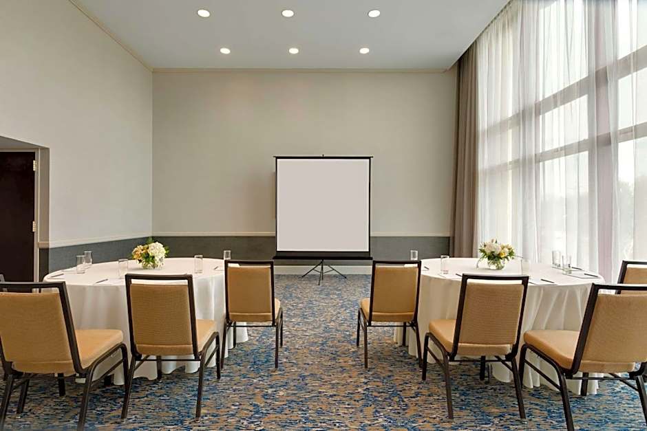 Embassy Suites By Hilton Boston Waltham