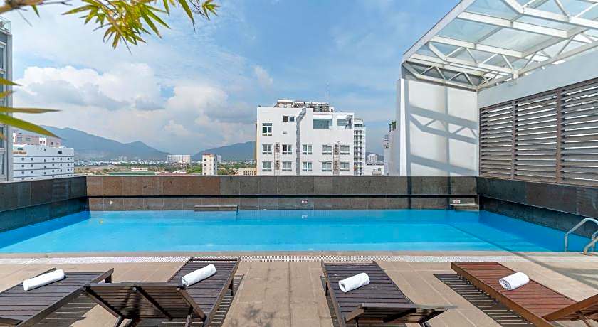 Nhi Phi Hotel Nha Trang