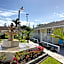 Colony Club Inn & Suites