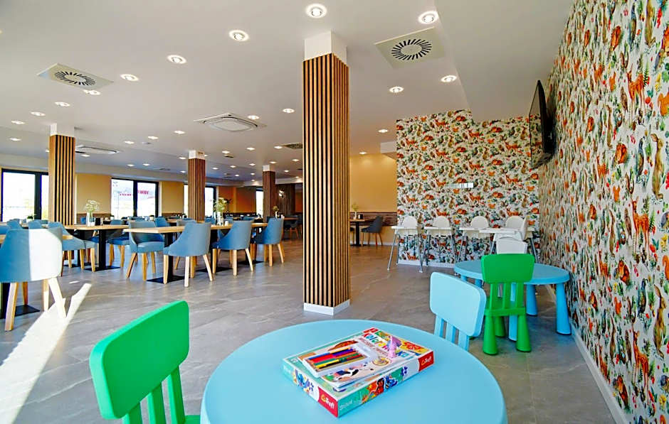 Hotel i Apartamenty Gorzelanny Dźwirzyno