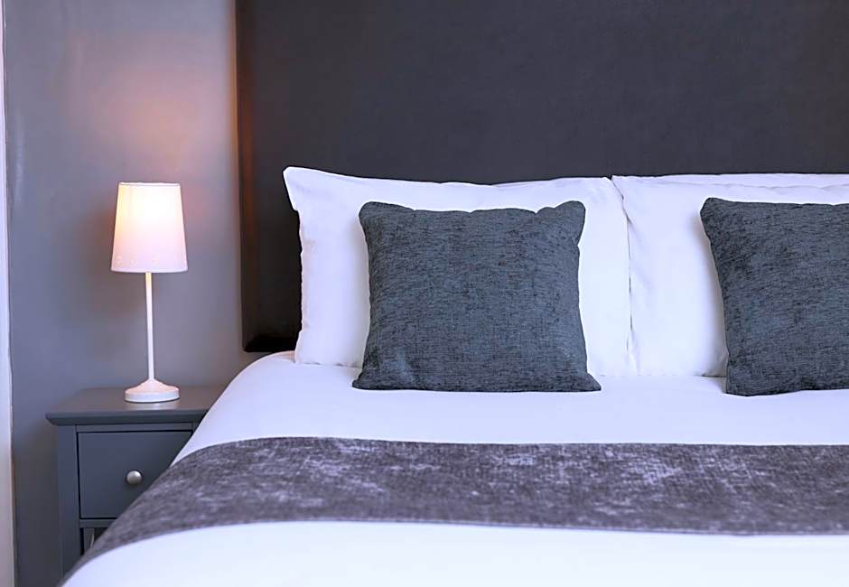 Old Ferry Boat by Greene King Inns