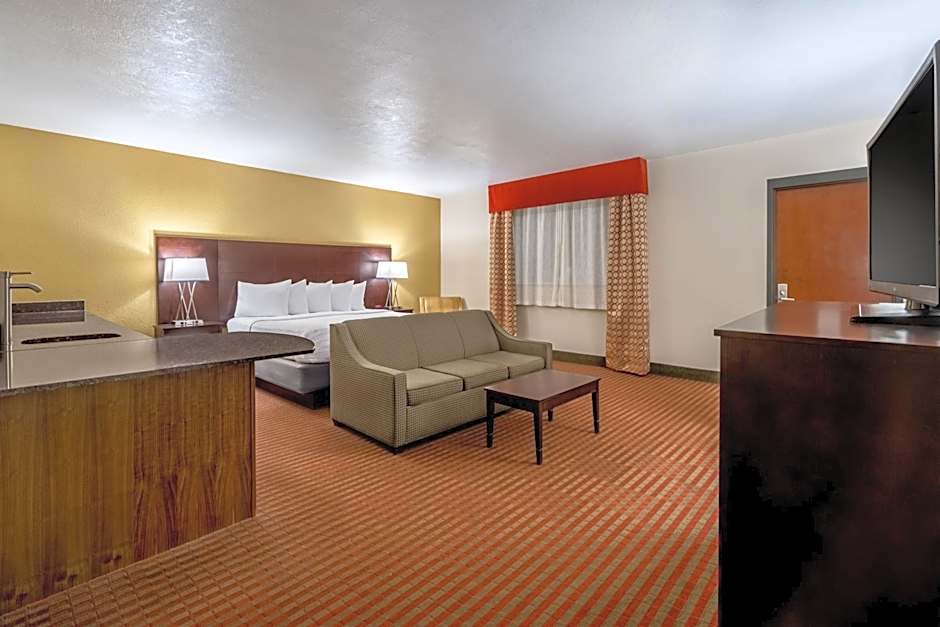 Grand Williston Hotel And Conference Center