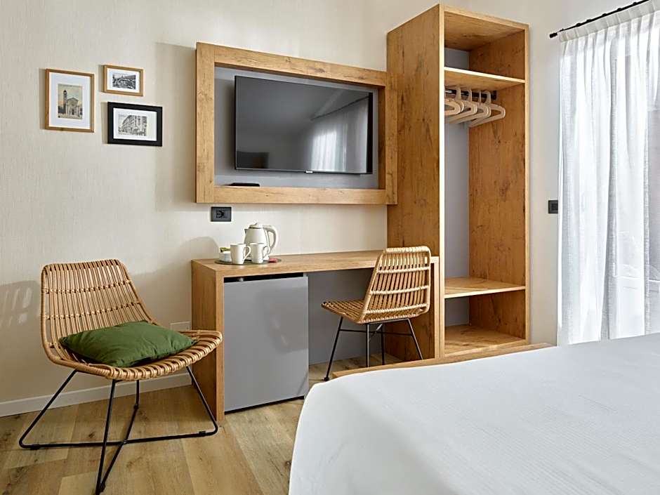 Hotel America