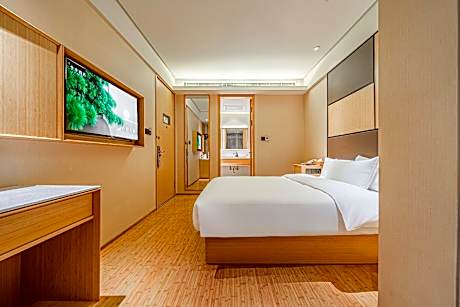 Huazhu - Room With Bed
