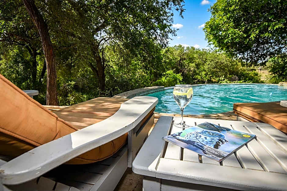 Leopard's Lair Bush Lodge