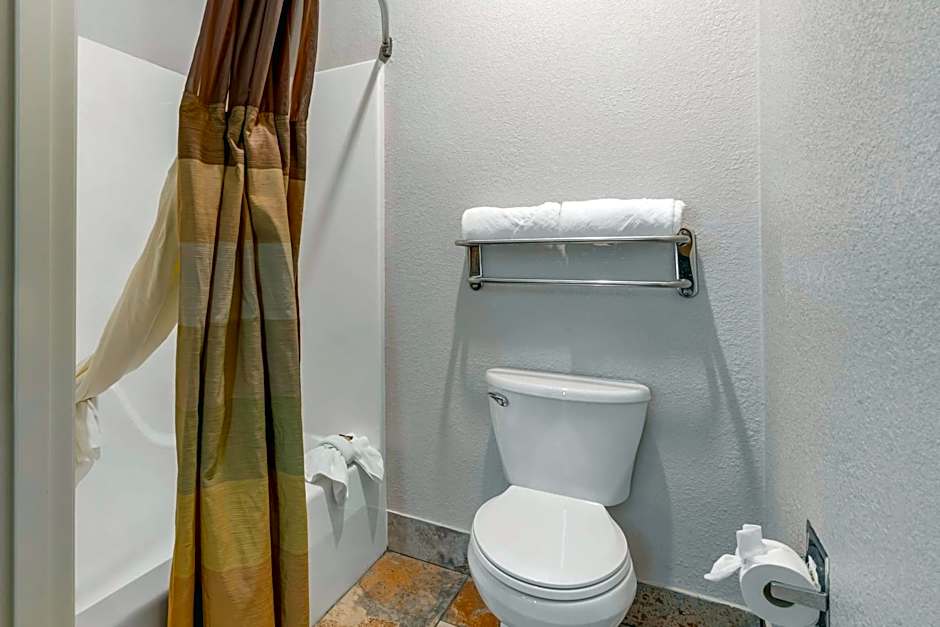Best Western Plus Des Moines West Inn And Suites