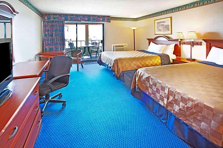 Travelodge by Wyndham Ocean Front