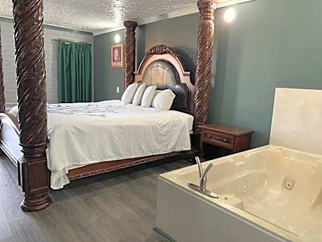 King Suite with Spa Bath
