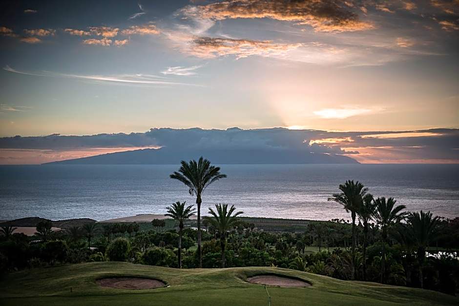 Las Terrazas de Abama Suites