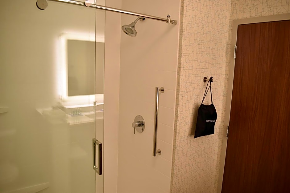 Holiday Inn Express And Suites Boston South - Randolph By IHG