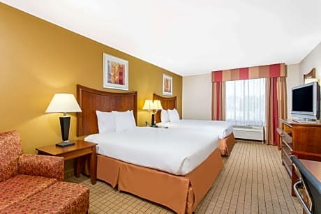 1 Queen Bed Mobility Accessible Room Non-Smoking