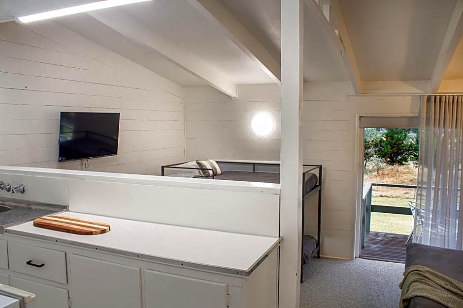 BATHURST GOLDFIELDS MOTEL at 428 CONROD STRAIGHT MOUNT PANORAMA