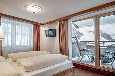 Junior Suite with Mountain View