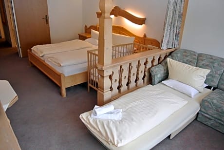 Triple Room with Mountain View