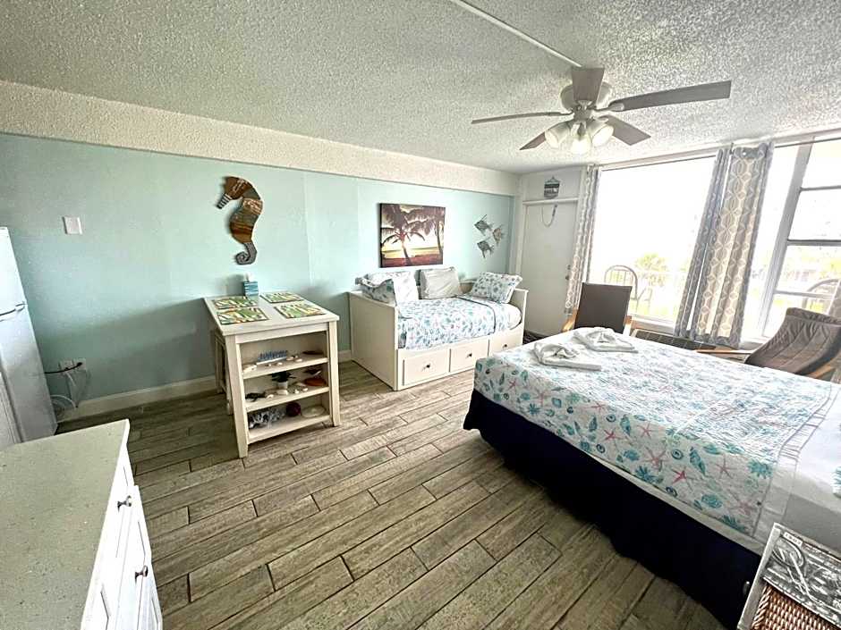 I Need A Vacay Now! Remodeled Studio