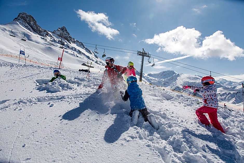 Warth52-W52 Apartments