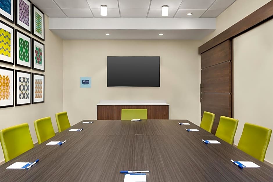 Holiday Inn Express & Suites - Ukiah By IHG