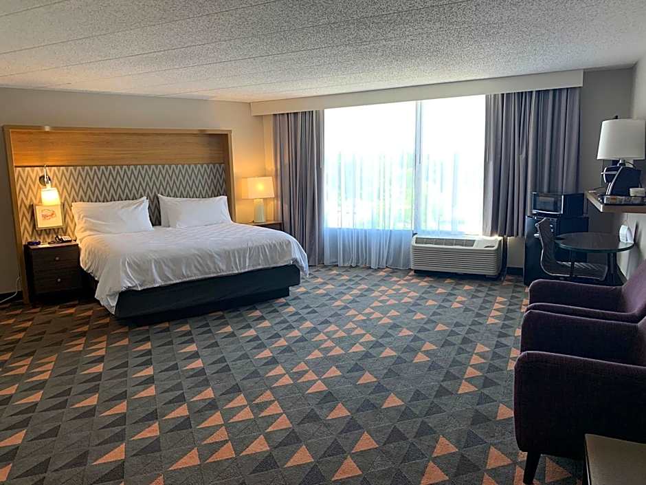 Holiday Inn Chicago Northwest/Crystal Lake/Convention Center By IHG