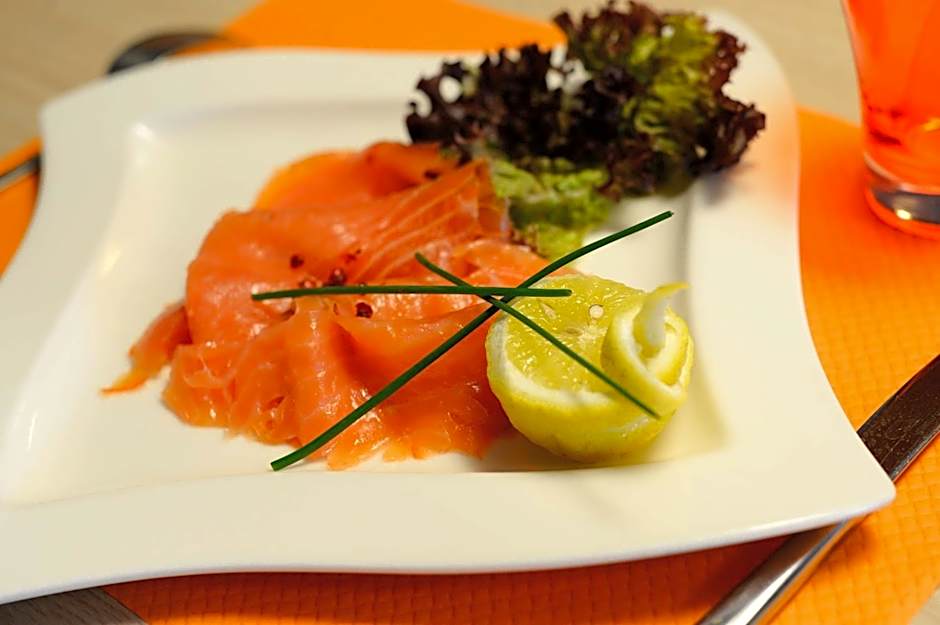 Brit Hotel Du Dauphin L'Aigle