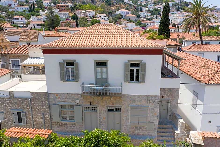 LIVIN Hydra Garden Suite